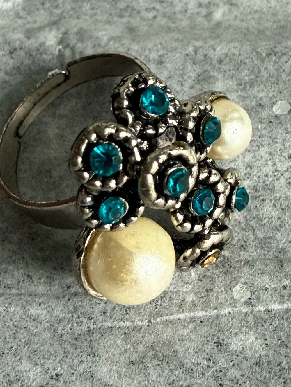 Silver-Tone Pearl Cluster Ring with Teal Crystals